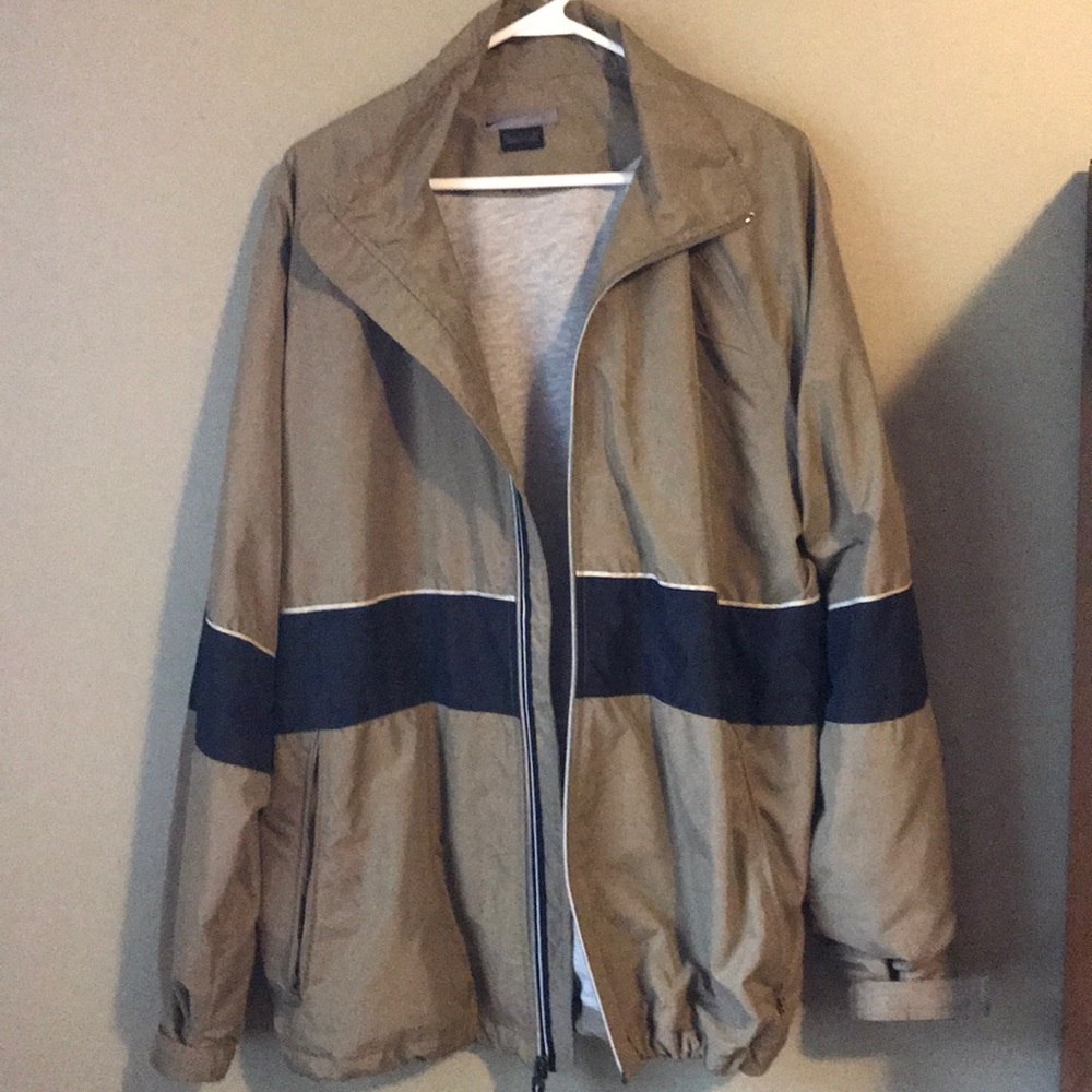 Men’s Nike lightweight jacket large